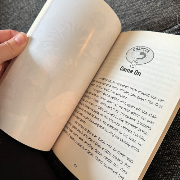 Scholastic Blue and Pink Adventure Book - Picture 4 of 4